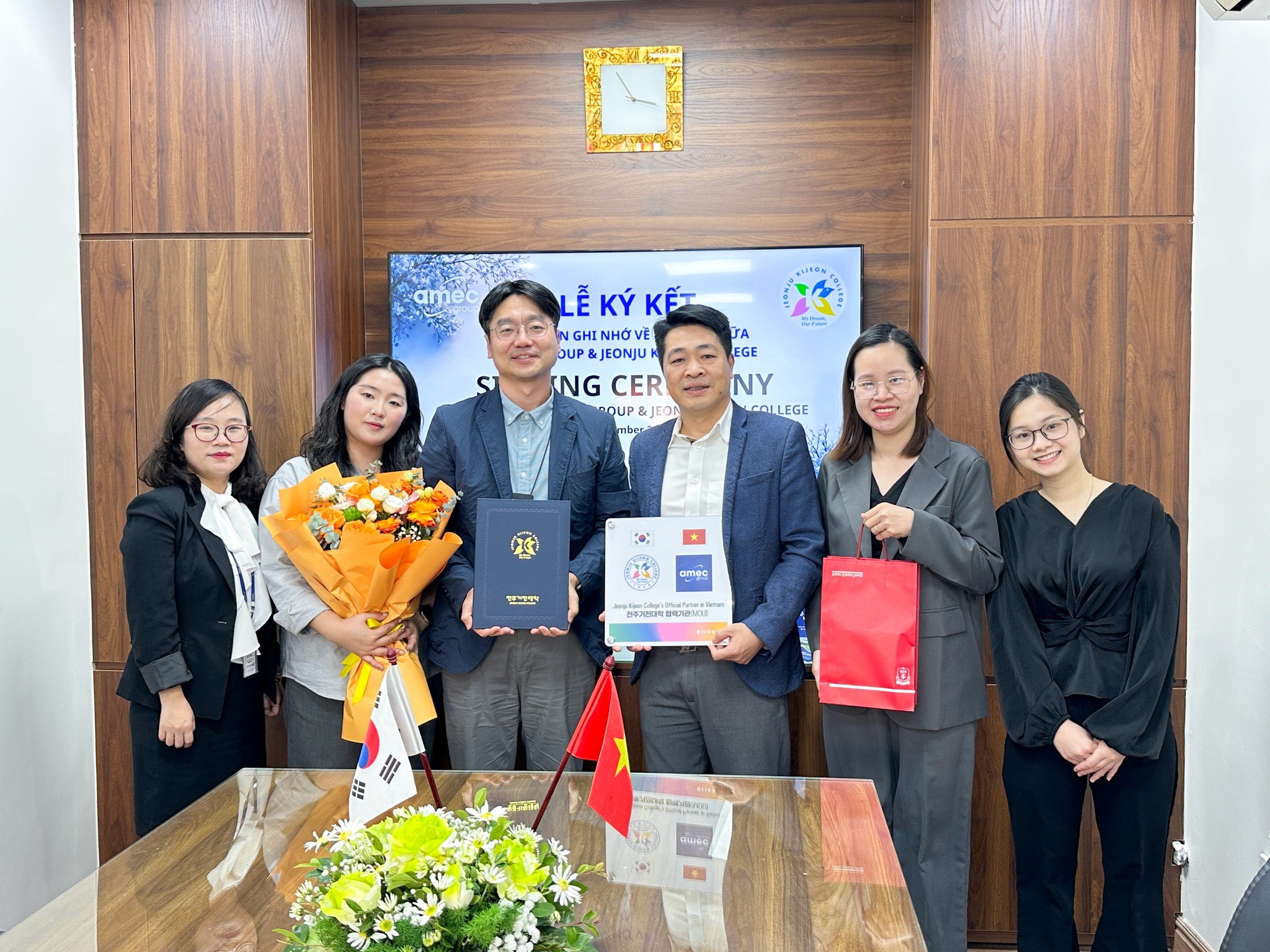 AMEC GROUP KÝ KẾT HỢP TÁC CHIẾN LƯỢC VỚI JEONJU KIJEON COLLEGE – CỘT MỐC QUAN TRỌNG TRONG HÀNH TRÌNH MỞ RỘNG QUỐC TẾ