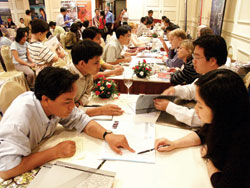 Được và mất khi du học sớm
