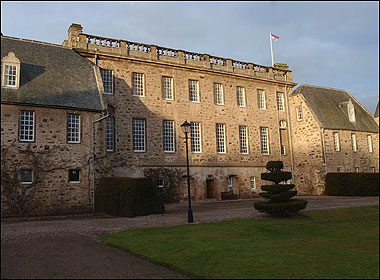Scotland: Hé lộ đề thi cho học sinh, giáo viên bị đuổi khỏi ngành
