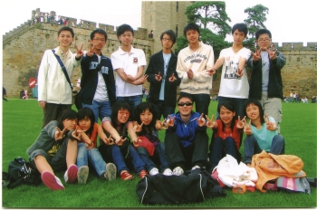 Con của đại gia mới được du học hè