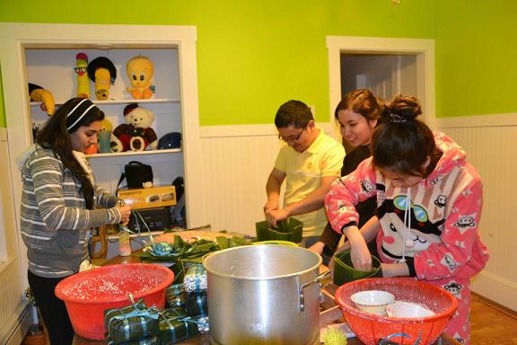 Trải nghiệm không khí tết 2013 ý nghĩa của lưu học sinh Việt