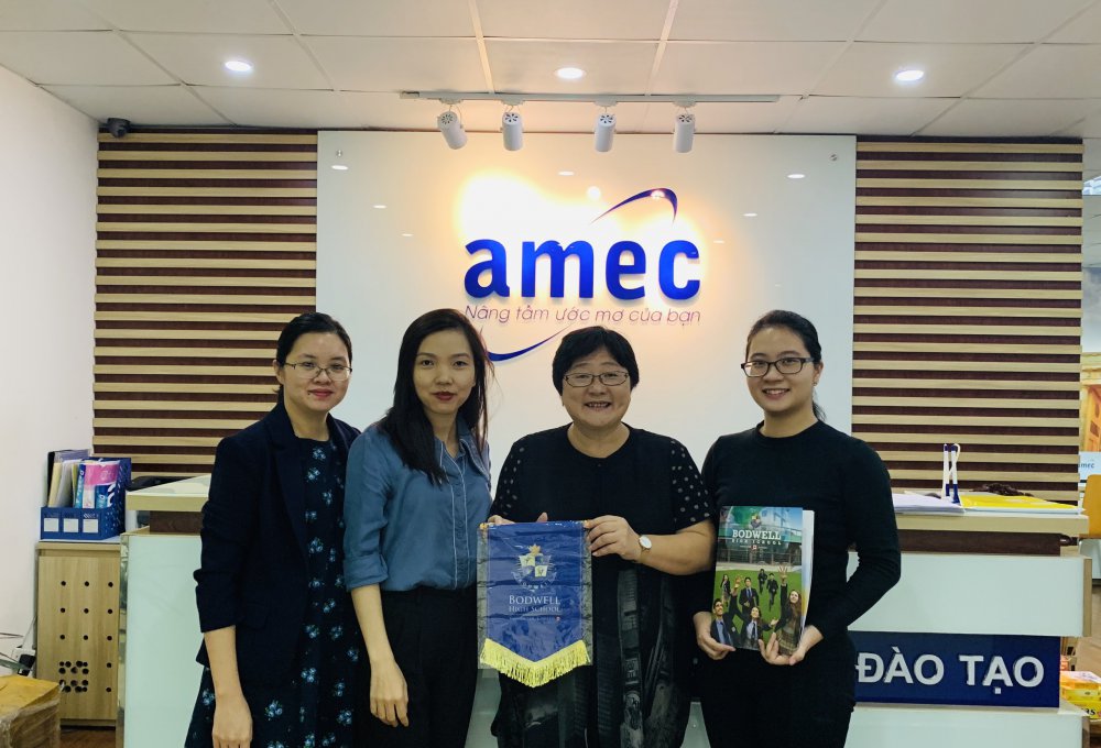 Đại diện Trường Trung học Nội trú Bodwell High School - Canada đến thăm và làm việc tại văn phòng AMEC Hà Nội