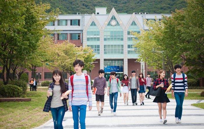 Du học Hàn Quốc - Bí quyết giúp bạn tự tin chinh phục đại diện trường trong 90s