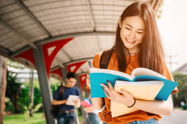 Du học Đức ngành kinh tế bằng tiếng Anh có được miễn học phí không?