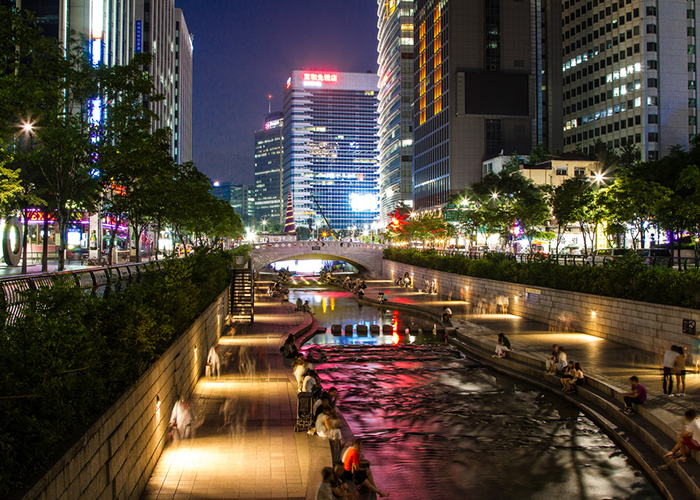 Suối Cheonggyecheon – mảng không gian xanh giữa Seoul