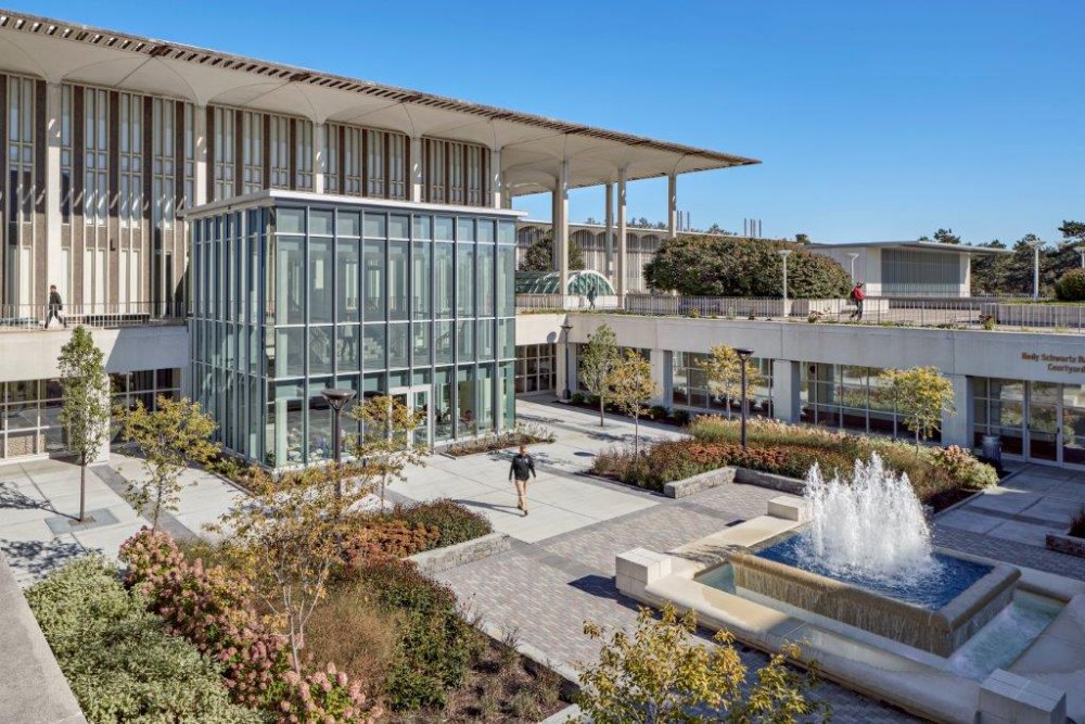 Học bổng $17,500/ năm từ trường đại học Albany - TOP 5 trường đại học tốt nhất thế giới