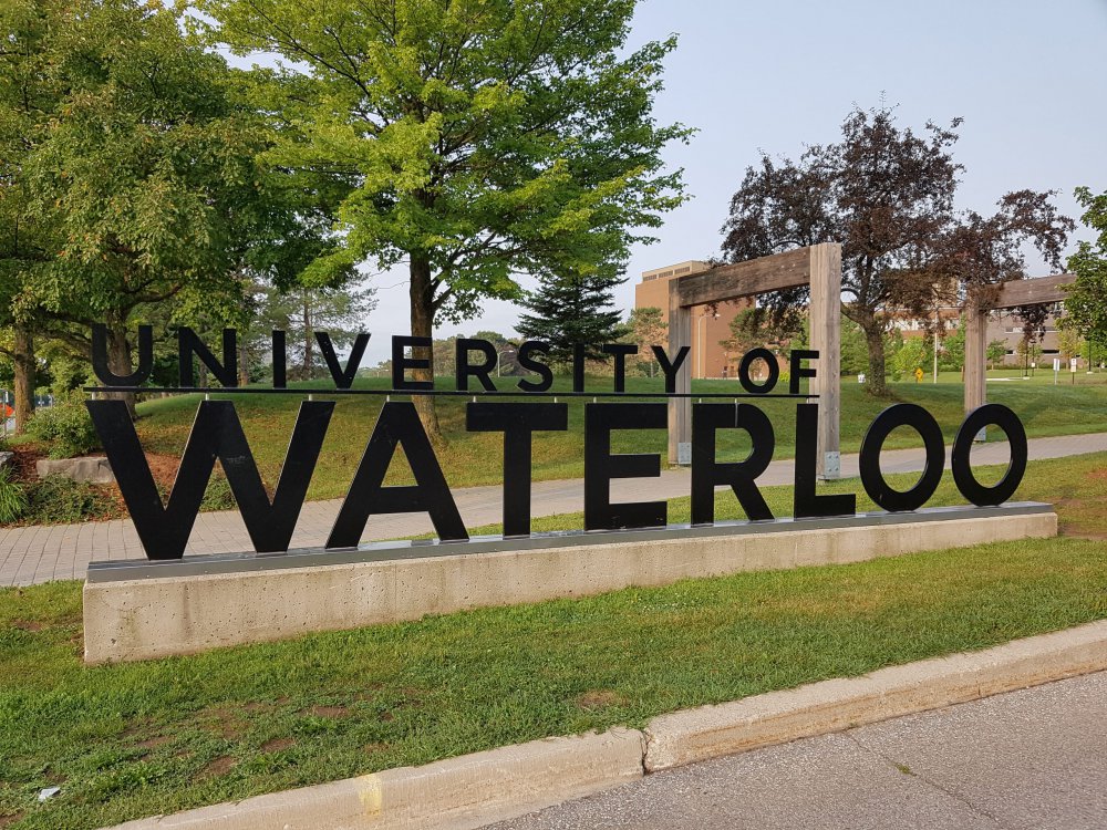 Săn học bổng hấp dẫn lên đến 10.000 CAD với University of Waterloo