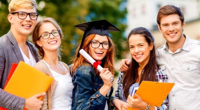 Du học đại học Đức nên học trường công hay trường tư?