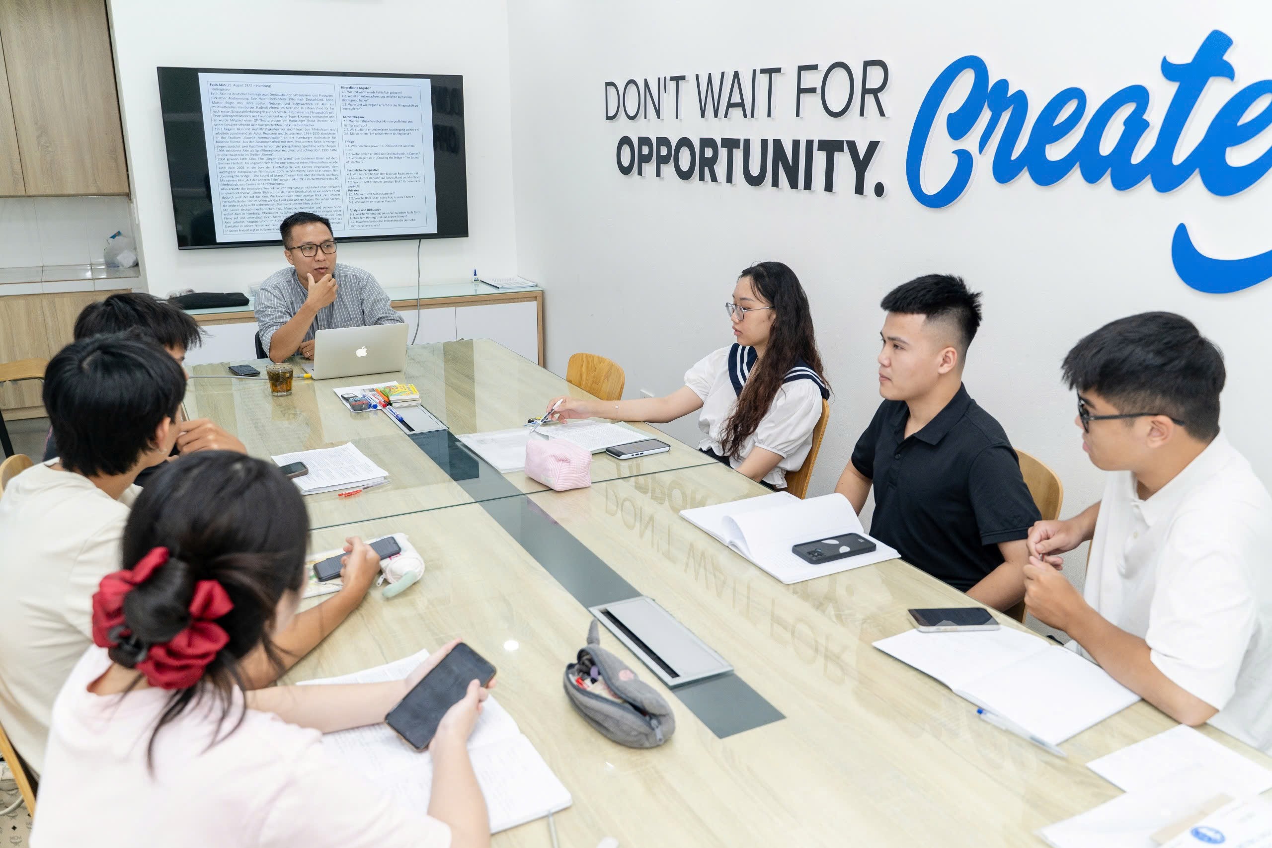 Khai Giảng Lớp Tiếng Đức A1.2 Tại AMEC – Hoàn Thiện Nền Tảng, Tự Tin Giao Tiếp