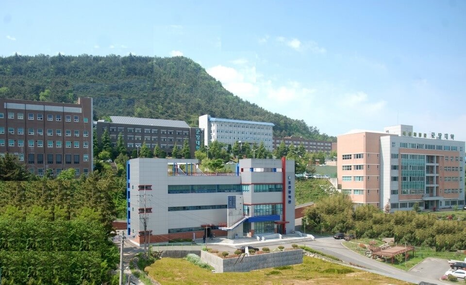Đại học Kunjang?