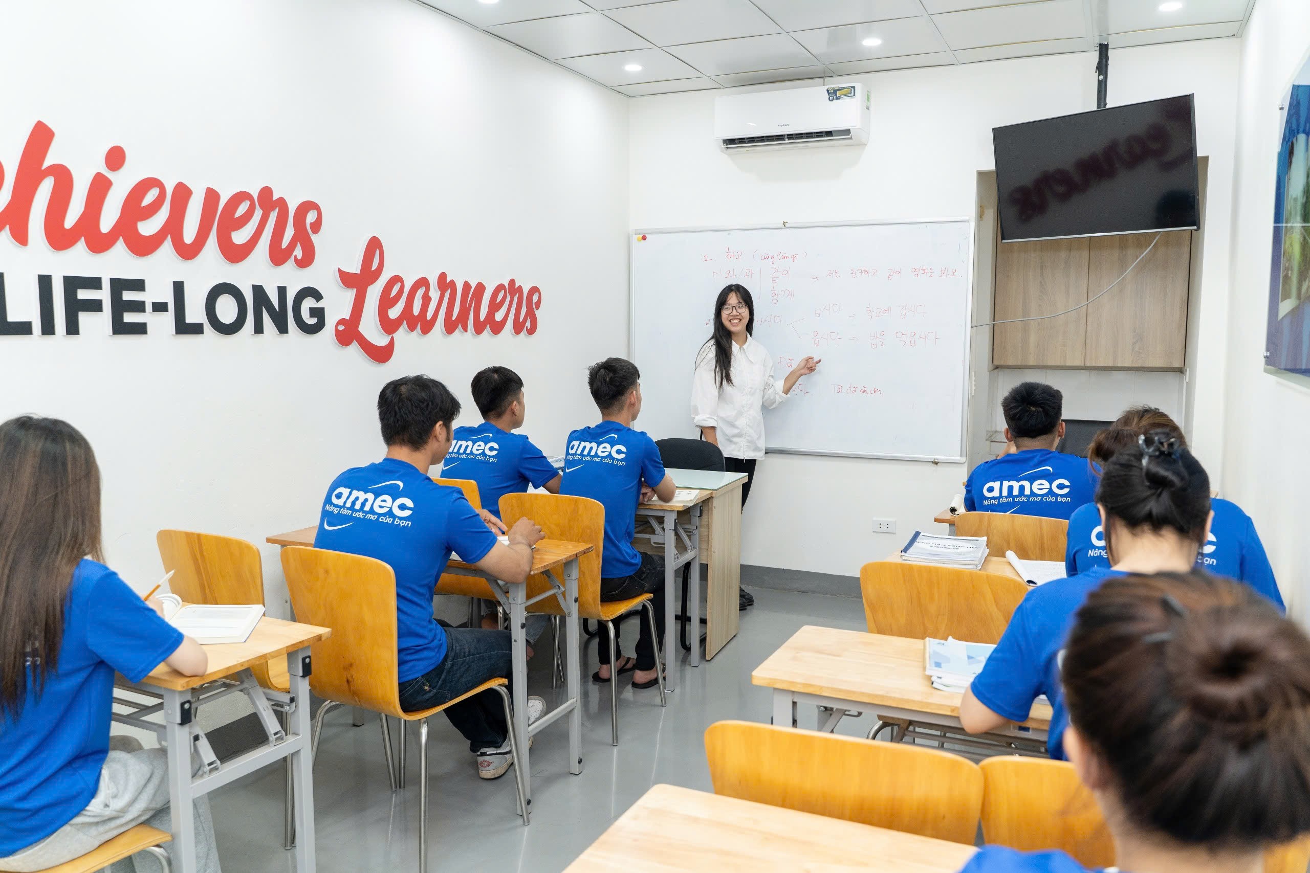 Khai giảng lớp luyện thi Topik